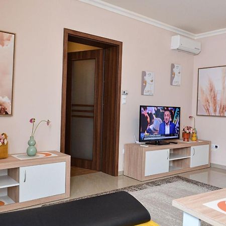 Unicum Apartman Hajdúszoboszló Buitenkant foto