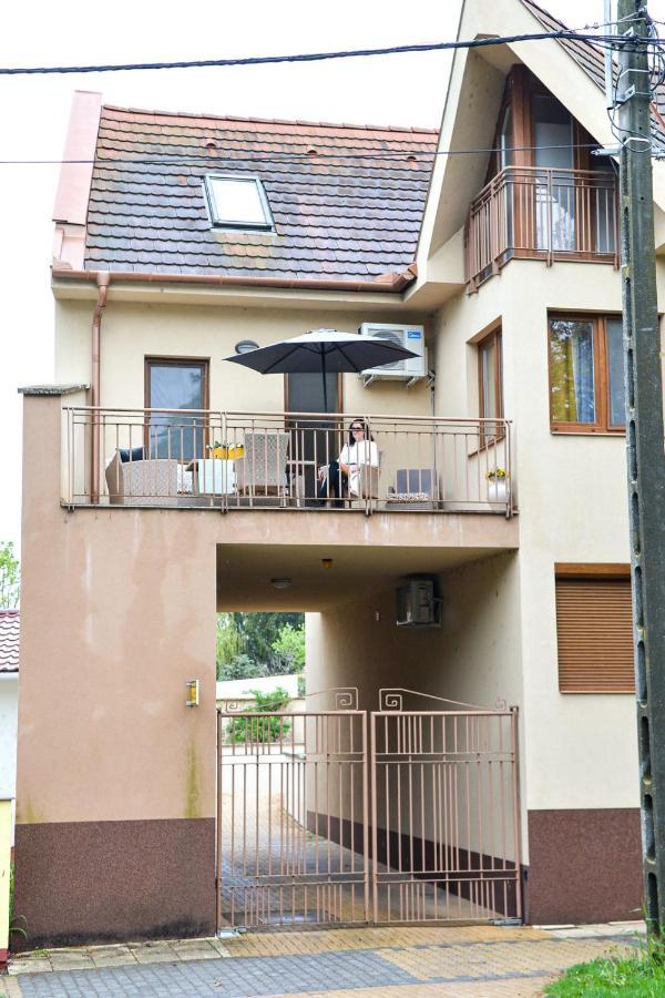 Unicum Apartman Hajdúszoboszló Buitenkant foto
