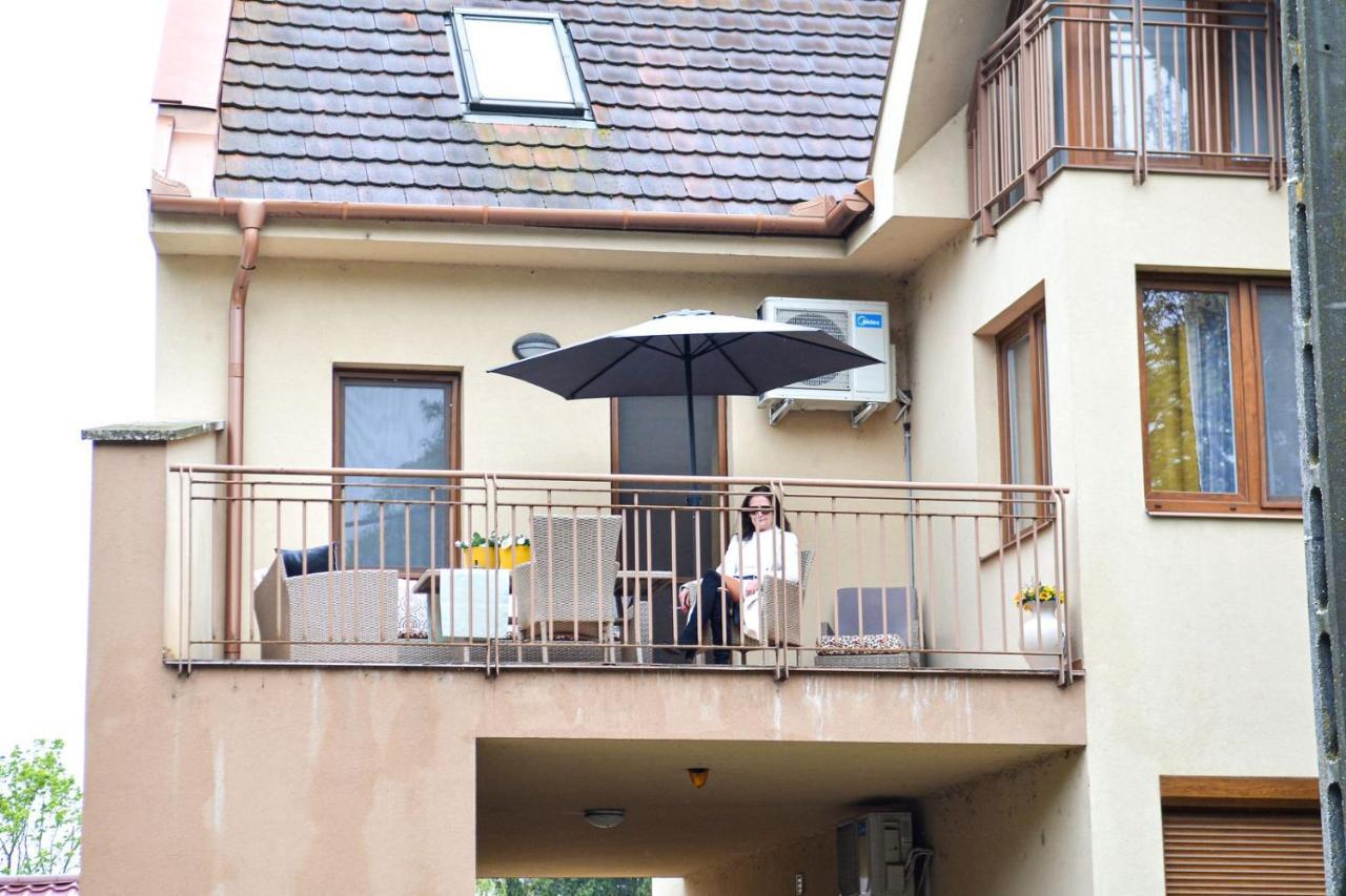 Unicum Apartman Hajdúszoboszló Buitenkant foto