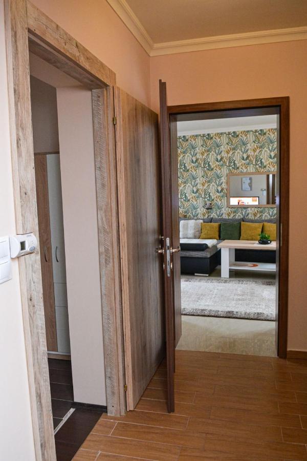 Unicum Apartman Hajdúszoboszló Buitenkant foto