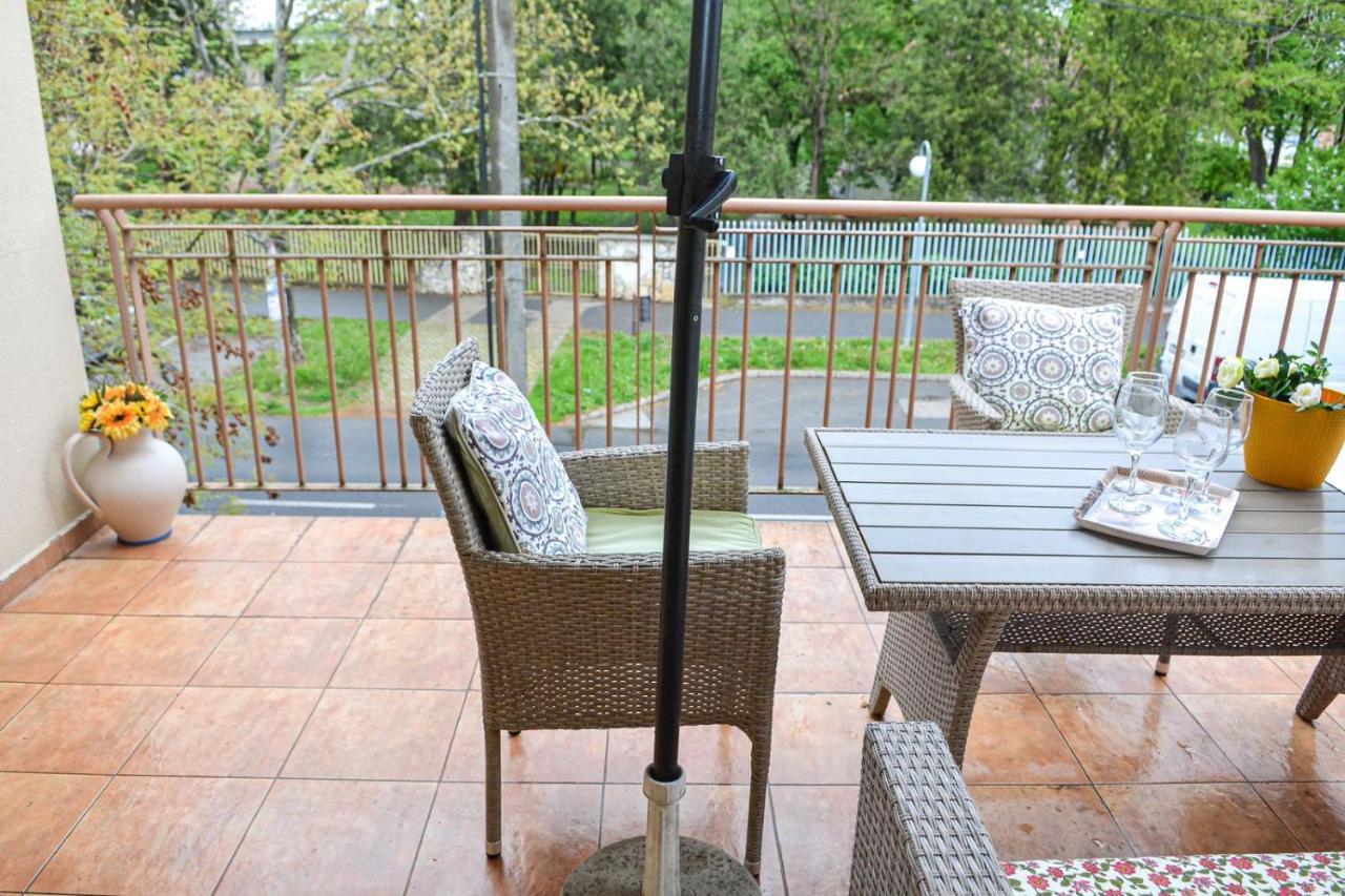 Unicum Apartman Hajdúszoboszló Buitenkant foto