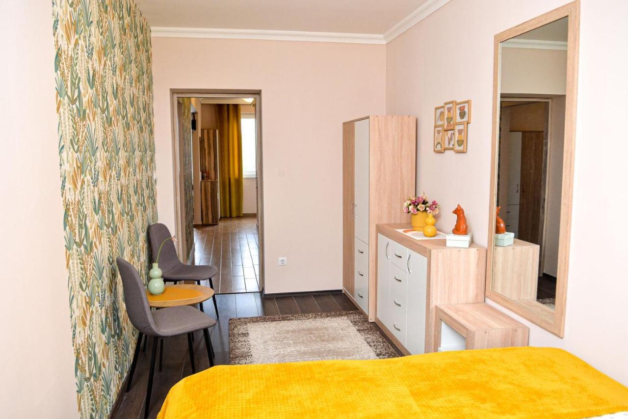 Unicum Apartman Hajdúszoboszló Buitenkant foto