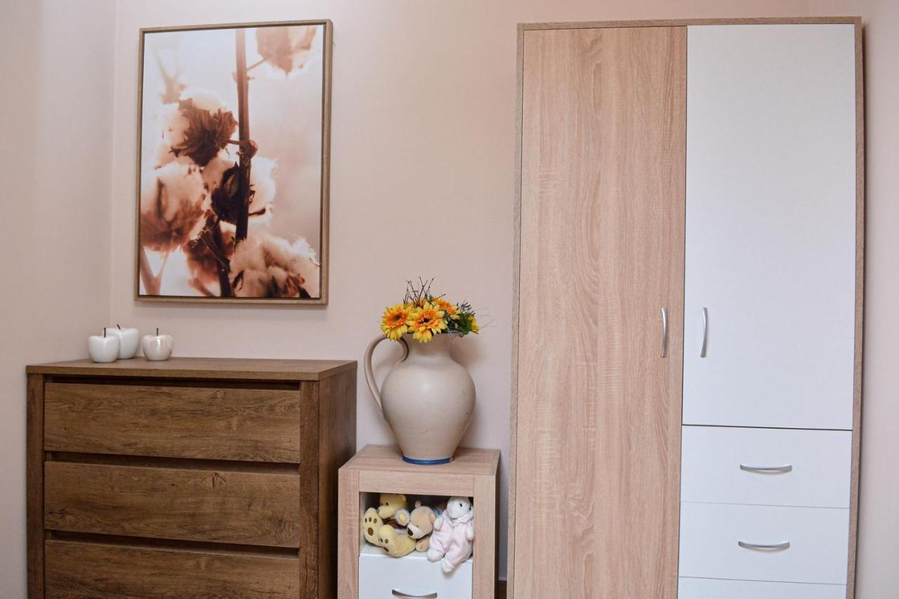 Unicum Apartman Hajdúszoboszló Buitenkant foto